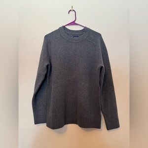 Gap Men’s Gray Crewneck Sweater